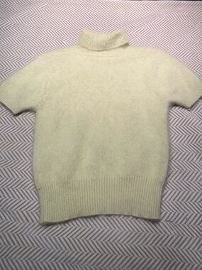 Soft Short-Sleeve Turtleneck Sweater in Pale Lime